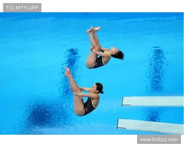 跳水运动的魅力与挑战：探索技巧、训练和竞技精神的完美结合