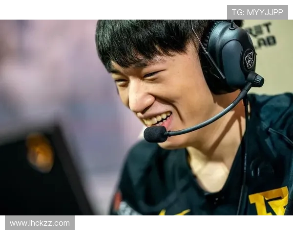 《英雄联盟顶级对决:两大最强战队巅峰对决谁能称霸赛场》 《英雄联盟顶级对决:两大最强战队巅峰对决谁能称霸赛场》