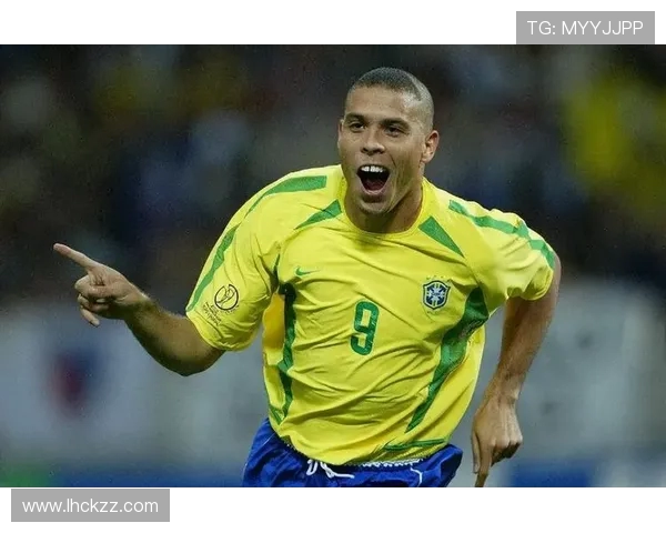 罗纳尔多闪耀绿茵赛场见证传奇球王从巅峰到永恒的辉煌旅程