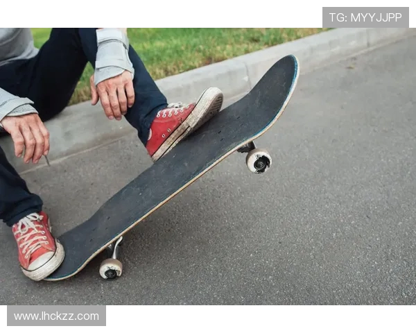 张丽独家分享滑板技巧与心得体会助你轻松入门与提升滑板水平