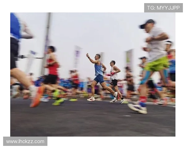 马拉松大满贯赛事中北京攀岩队展现灵活性与团队协作的精彩表现