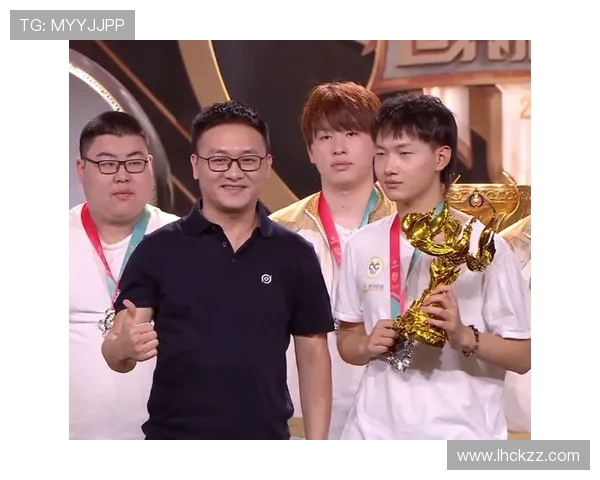 FLY战队逆袭T1夺冠全程回顾 揭秘比赛背后精彩对决与策略布局